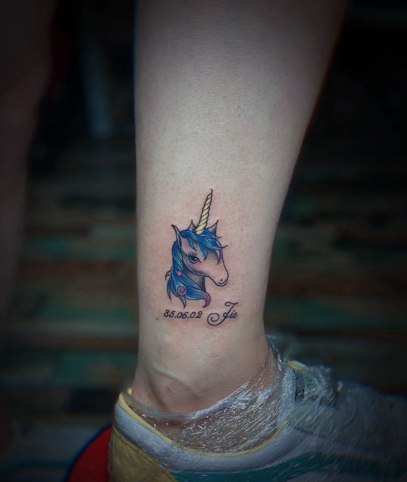 独角兽纹身图片_脚部Old School纹身图案