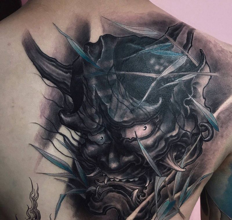 遮盖纹身图片_背部纹身图案