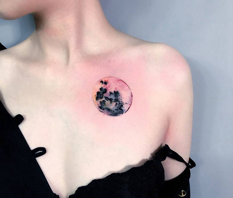 星球纹身图片_成品胸部欧美清新几何纹身图案