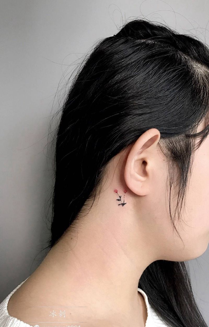耳后小清新纹身图片_颈部几何植物纹身图案