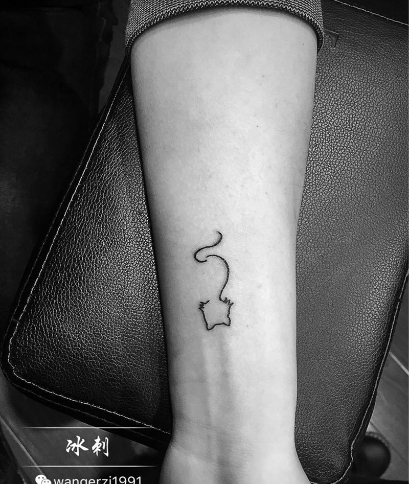 小猫纹身图片_手部纹身图案