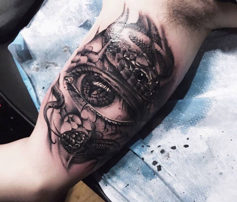 眼睛纹身图片_成品手部欧美纹身图案