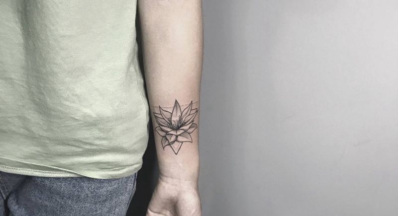 悟纹身图片_成品手部手臂清新传统植物纹身图案