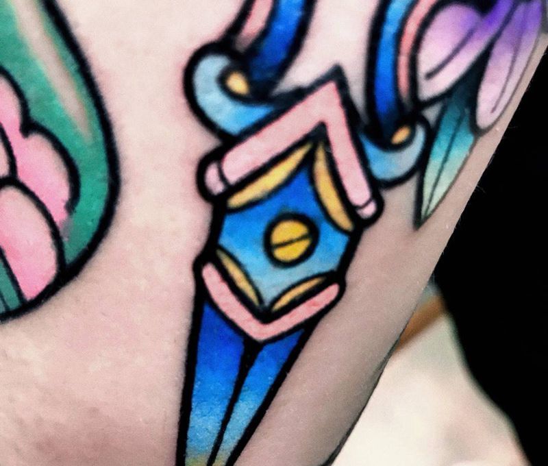 剪刀纹身图片_成品手部欧美纹身图案