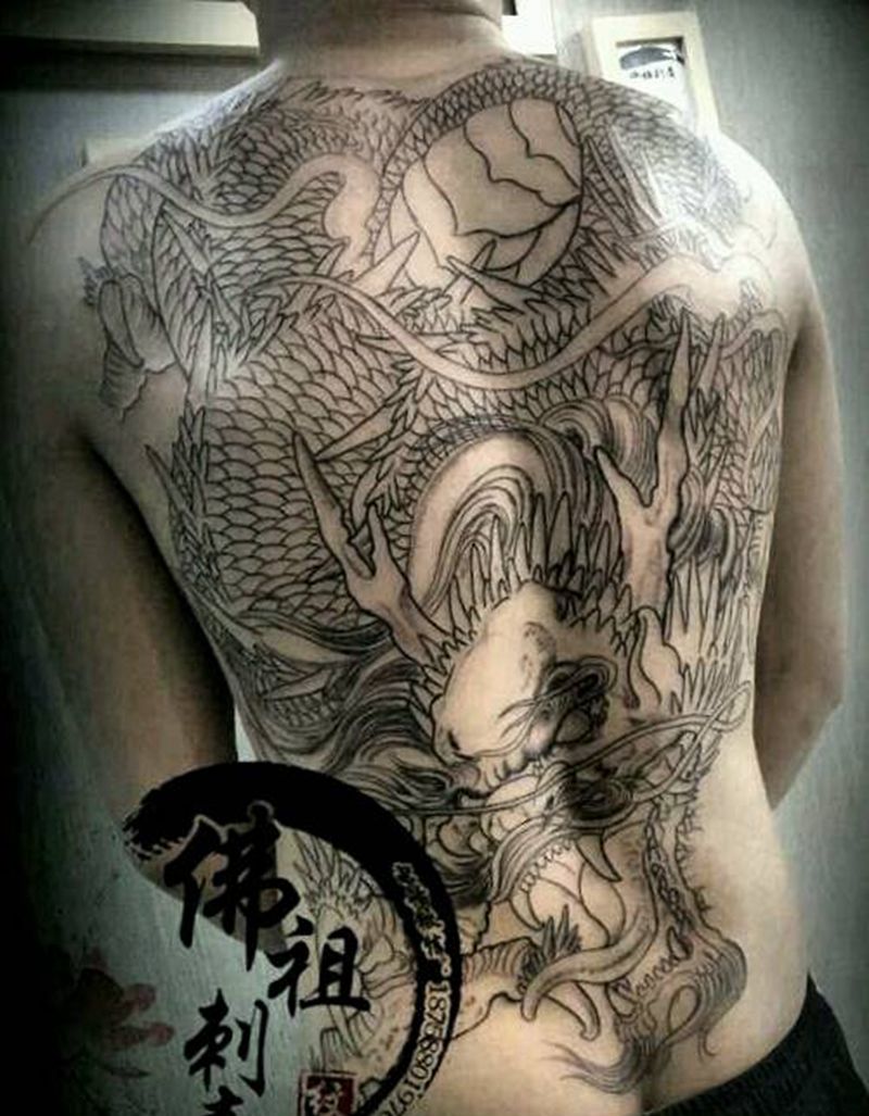 线条龙纹身图片_背部新传统龙纹身图案