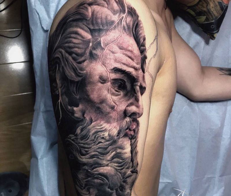 海神纹身图片_手部纹身图案