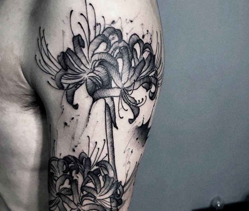 彼岸花纹身图片_成品手部清新植物纹身图案