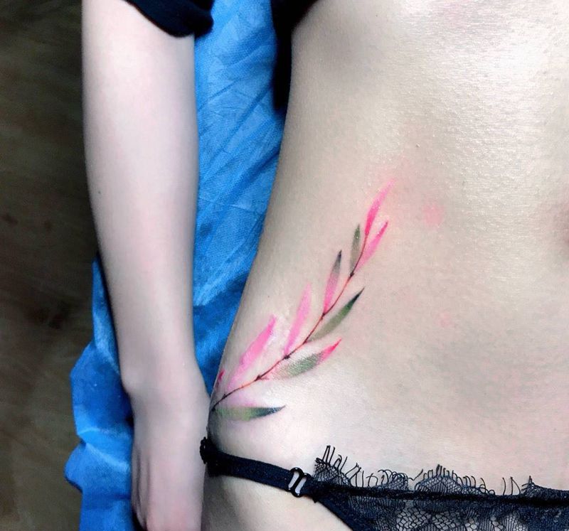 叶子纹身图片_成品腰部清新纹身图案