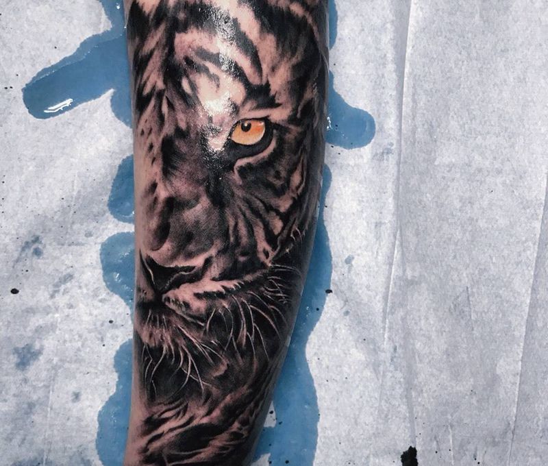 老虎纹身图片_成品腿部欧美动物纹身图案