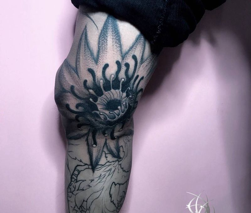 花纹身图片_腿部纹身图案