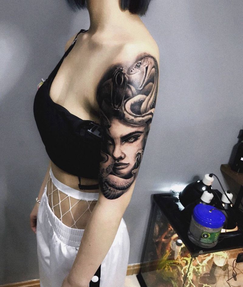 美杜莎纹身图片_成品手臂欧美鬼神纹身图案