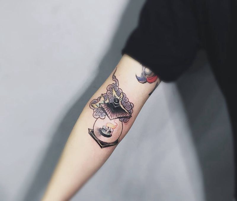 school纹身图片_成品手部欧美清新动物原创纹身图案