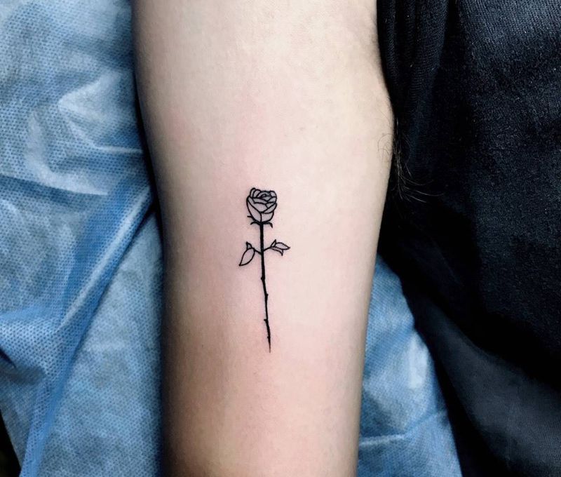 玫瑰花纹身图片_成品手部清新纹身图案