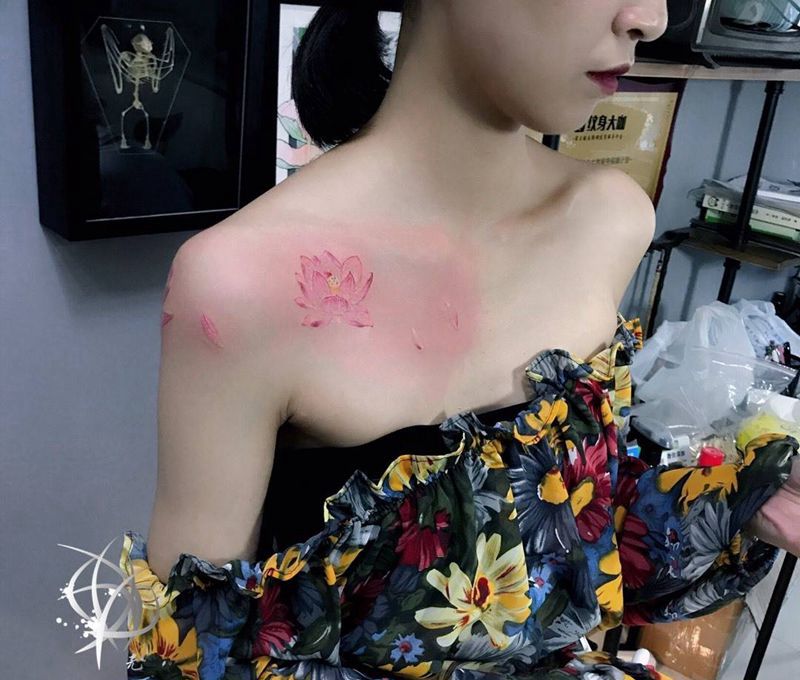 莲花纹身图片_成品纹身图案