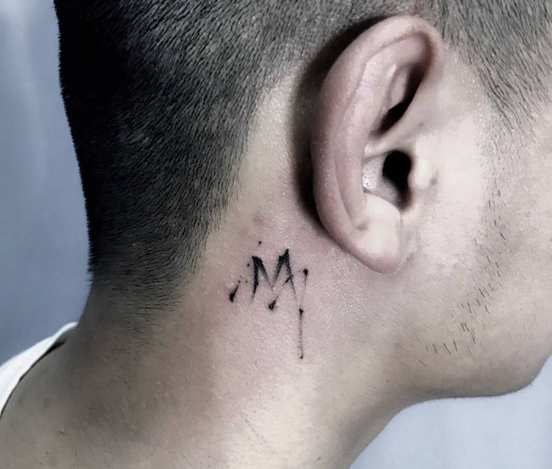 字母纹身图片_成品颈部清新字符纹身图案