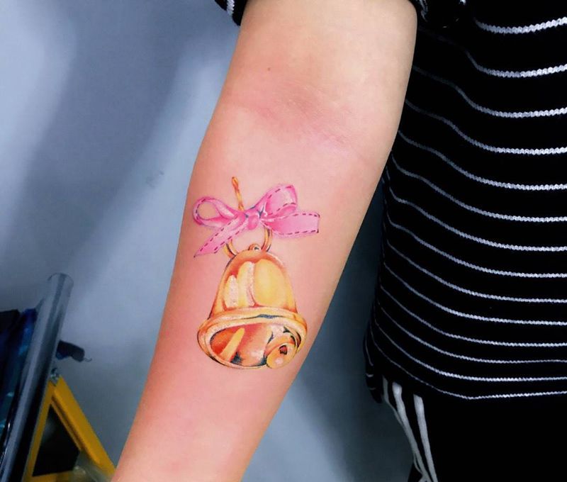 铃铛纹身图片_成品手部清新纹身图案