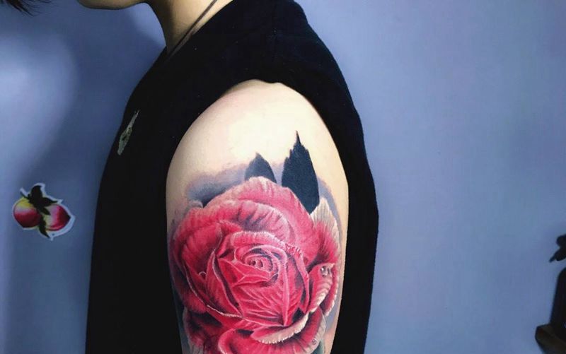 玫瑰纹身图片_成品手部欧美植物纹身图案