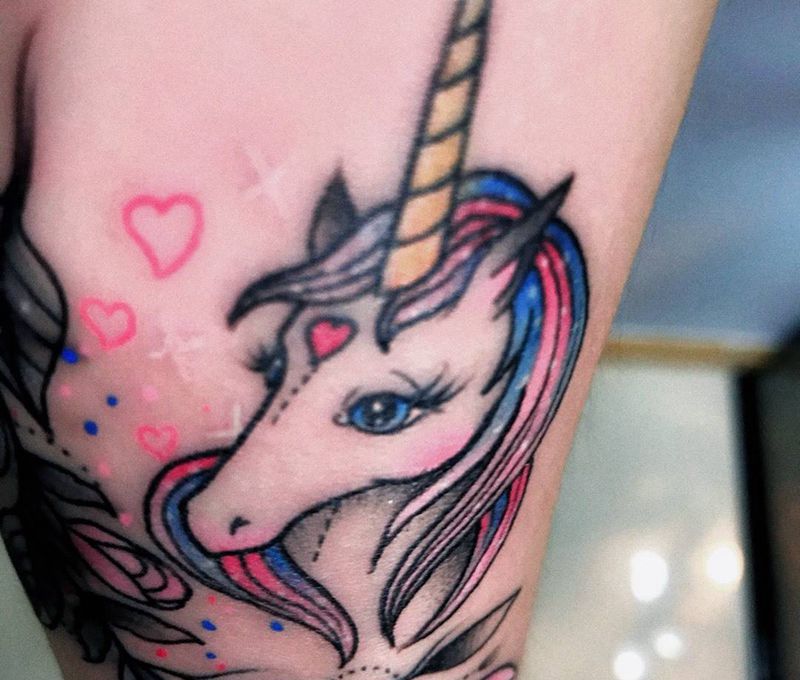 独角兽纹身图片_成品手部欧美纹身图案