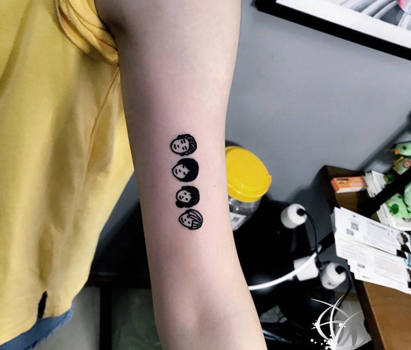 全家福纹身图片_成品手部纹身图案