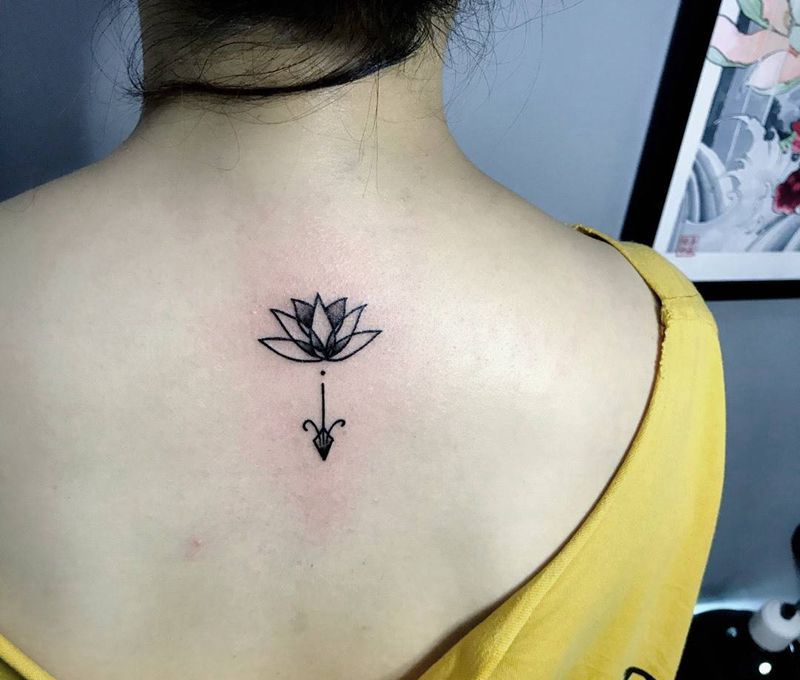 小图纹身图片_成品背部清新纹身图案