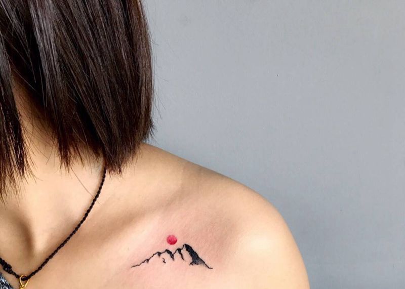 山峰纹身图片_成品肩部传统几何纹身图案