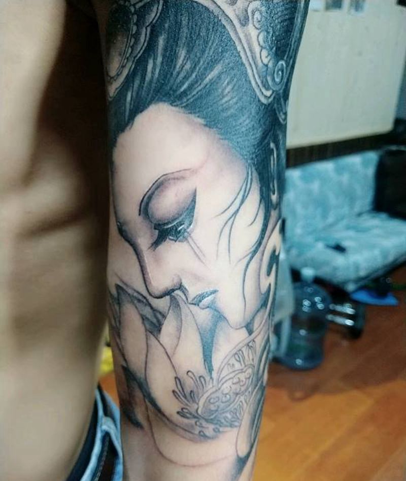 艺妓遮盖大图纹身图片_手臂新传统纹身图案