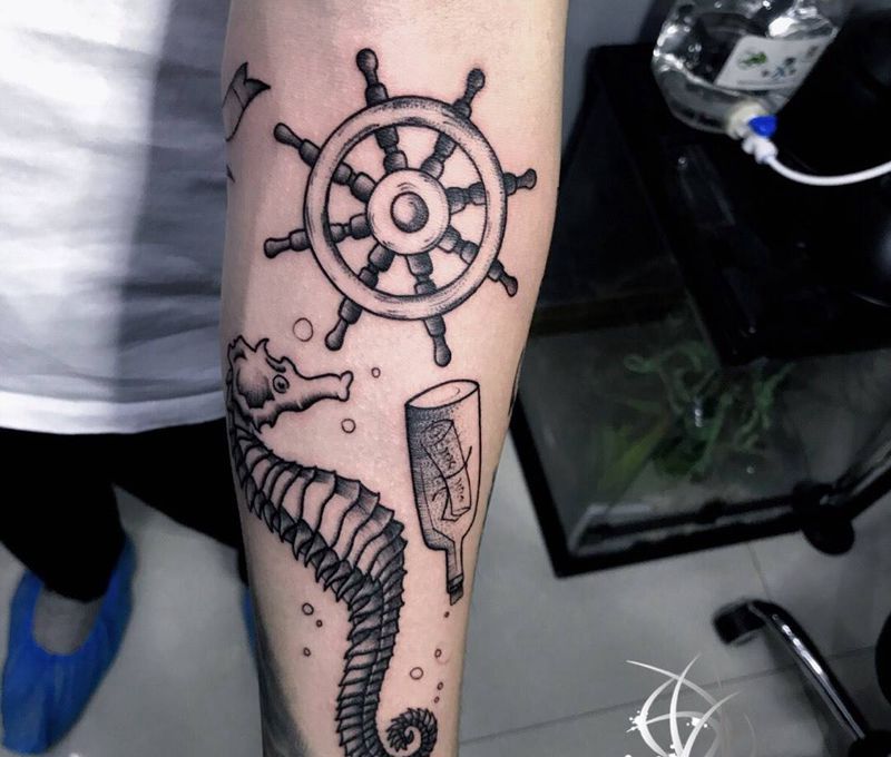 小图纹身图片_手部纹身图案