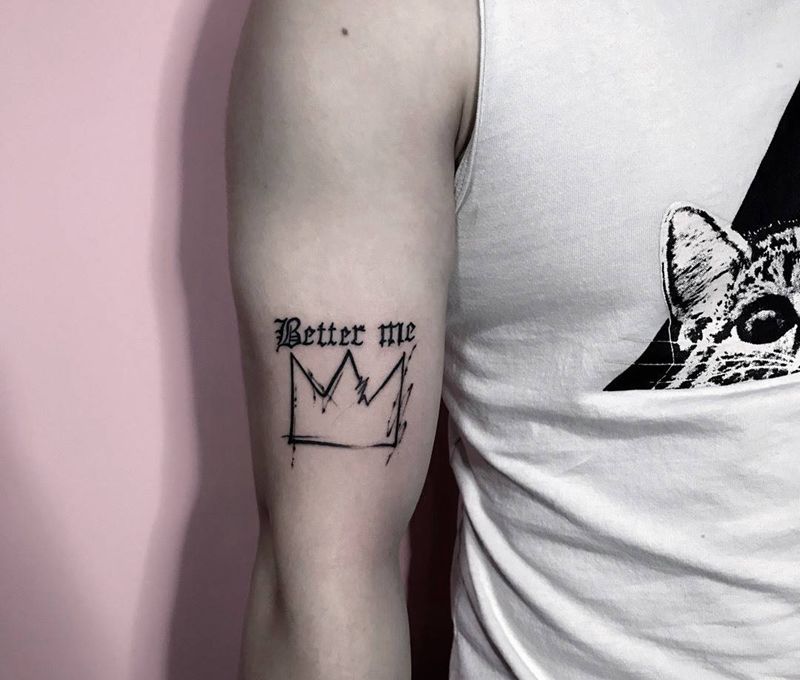 皇冠纹身图片_成品手部清新几何纹身图案