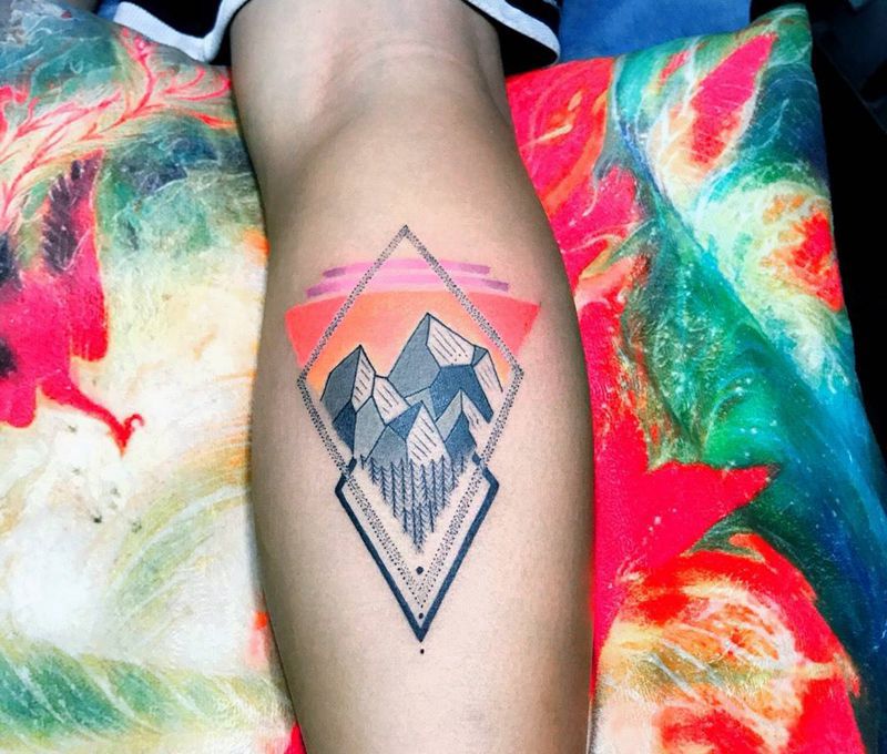 山峰纹身图片_成品腿部欧美静物纹身图案