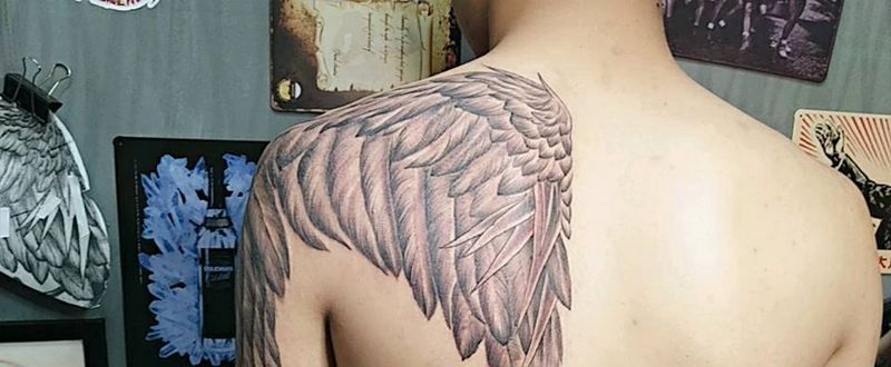 趐旁纹身图片_肩部欧美写实纹身图案