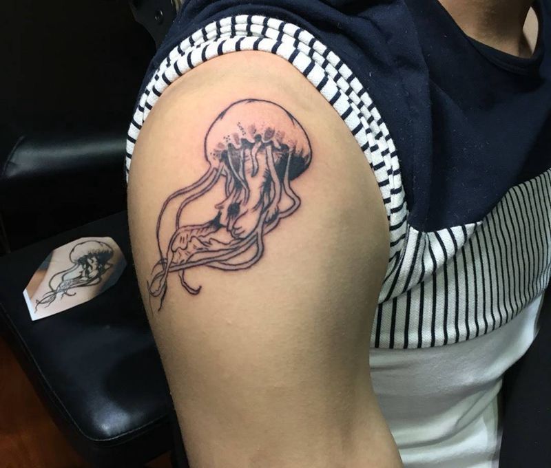 水母纹身图片_手部纹身图案