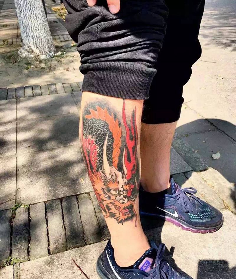 修行，沉淀，积累。客人从割线，黑灰到彩色纹身图片_腿部纹身图案