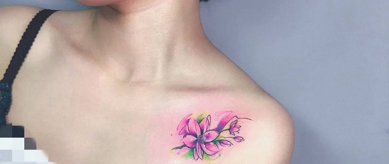 延纹身图片_成品胸部清新植物纹身图案