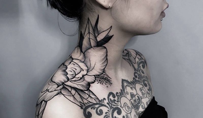 双肩花纹身图片_成品肩部清新欧美植物纹身图案