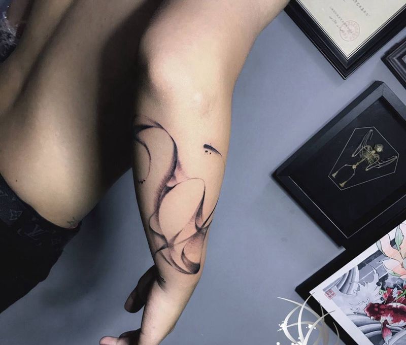 烟纹身图片_手部纹身图案