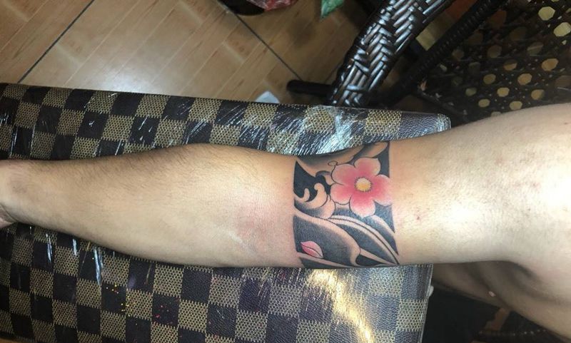 臂环遮盖纹身图片_成品手臂传统纹身图案