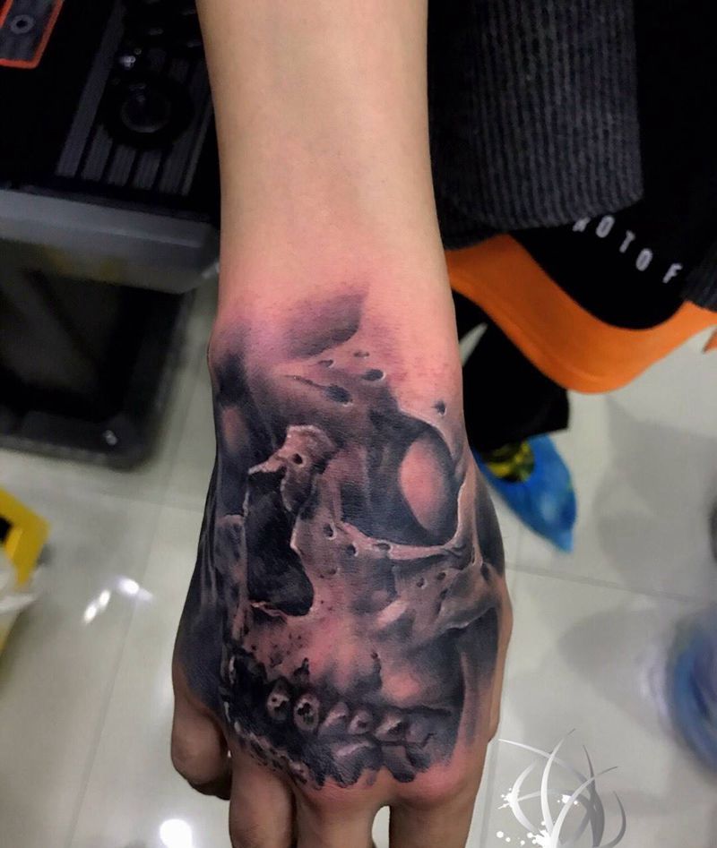 骷髅纹身图片_手部纹身图案