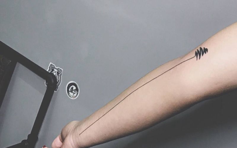 线条纹身图片_成品手部清新欧美几何纹身图案