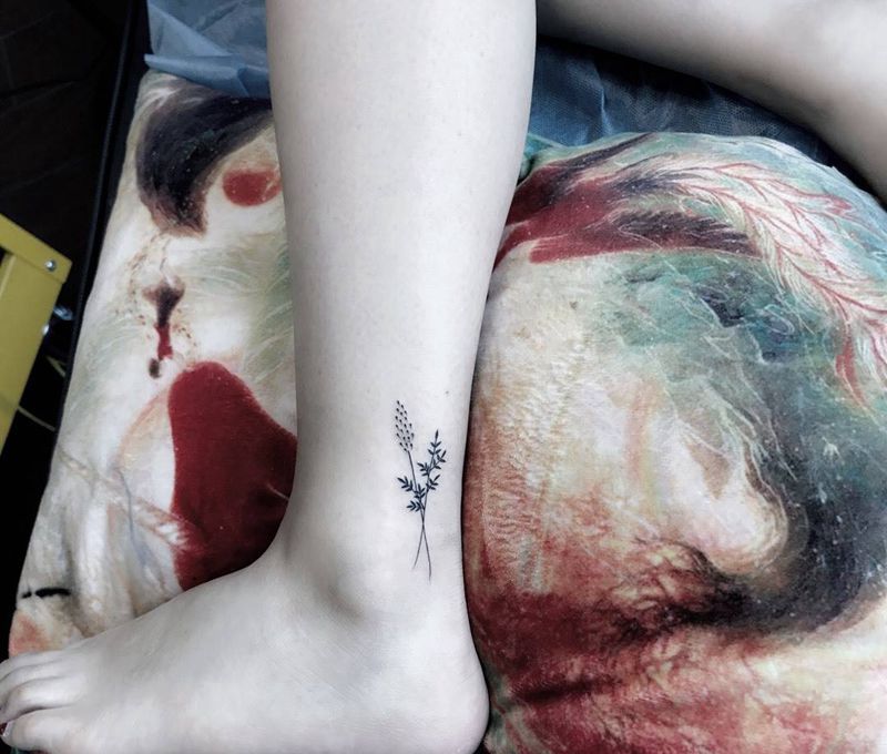 小清新纹身图片_成品腿部清新植物纹身图案