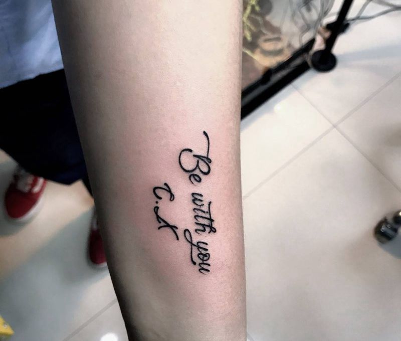 字母纹身图片_成品手部字符纹身图案