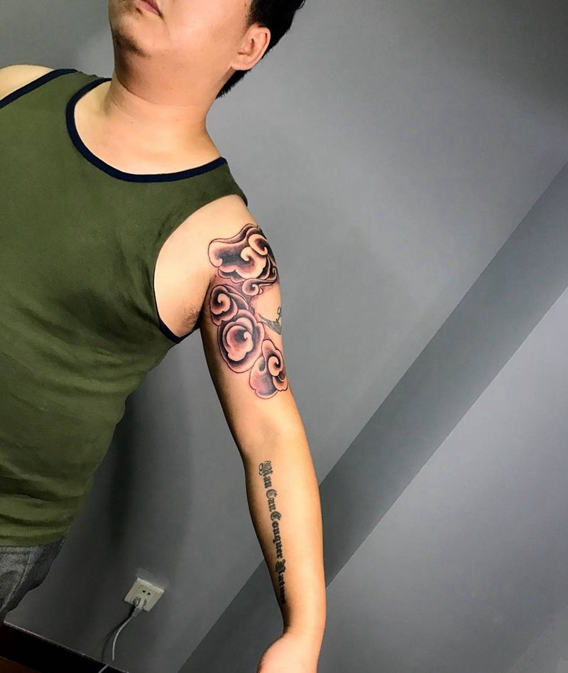 云朵纹身图片_手臂传统纹身图案