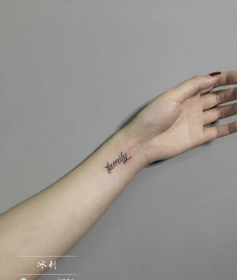 小字母纹身图片_手部清新字符纹身图案