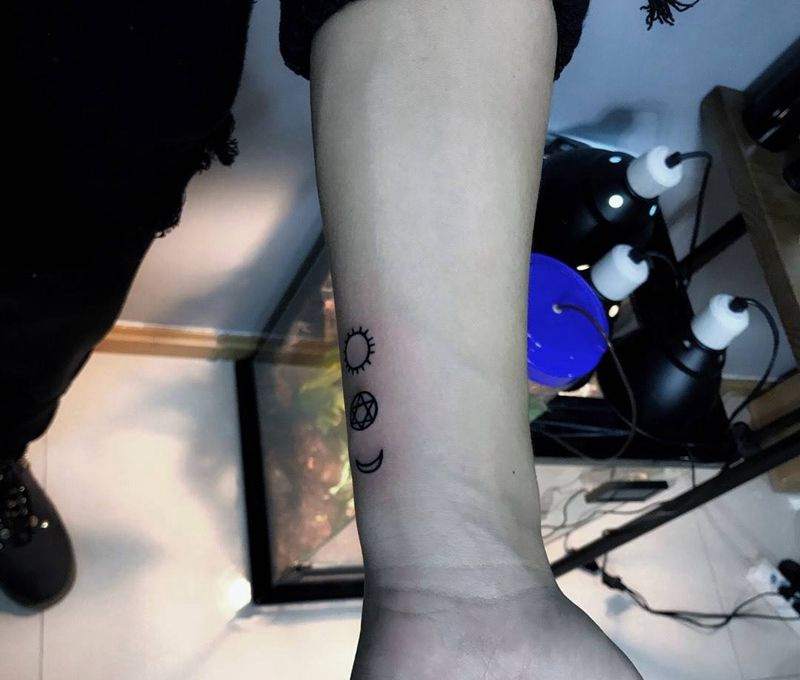 小清新纹身图片_成品手部清新纹身图案