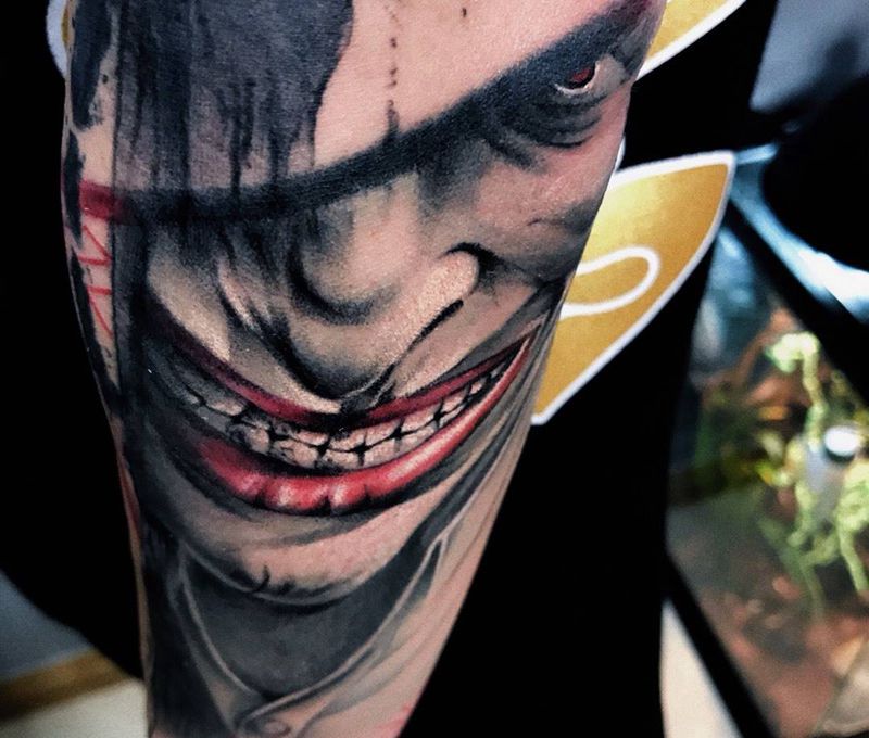 小丑纹身图片_成品手部欧美人物纹身图案