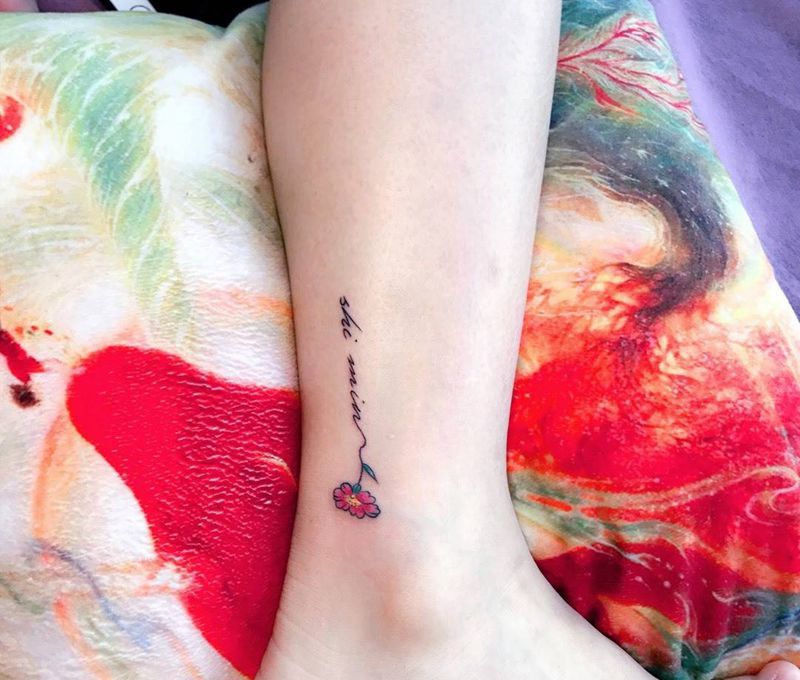 花纹身图片_成品腿部清新植物纹身图案