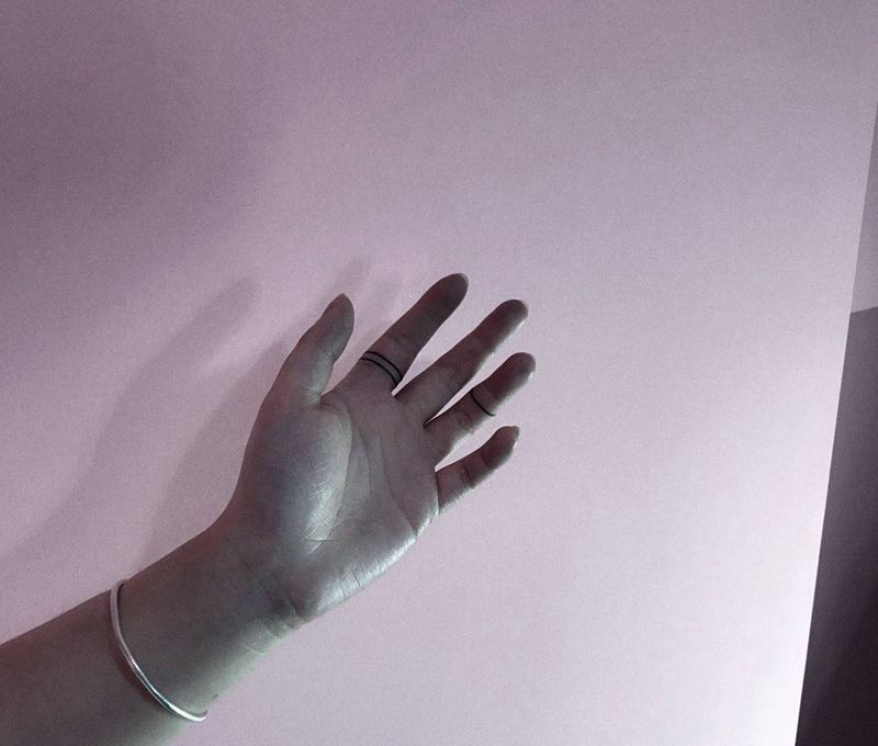 戒指纹身图片_成品清新几何字符纹身图案