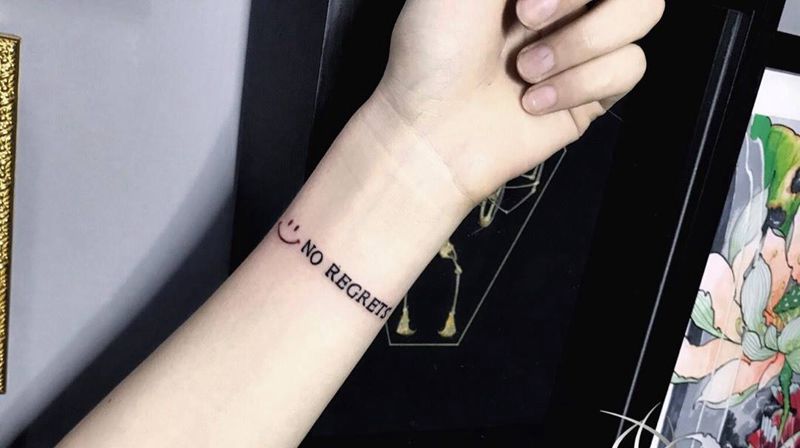 字母纹身图片_手部纹身图案