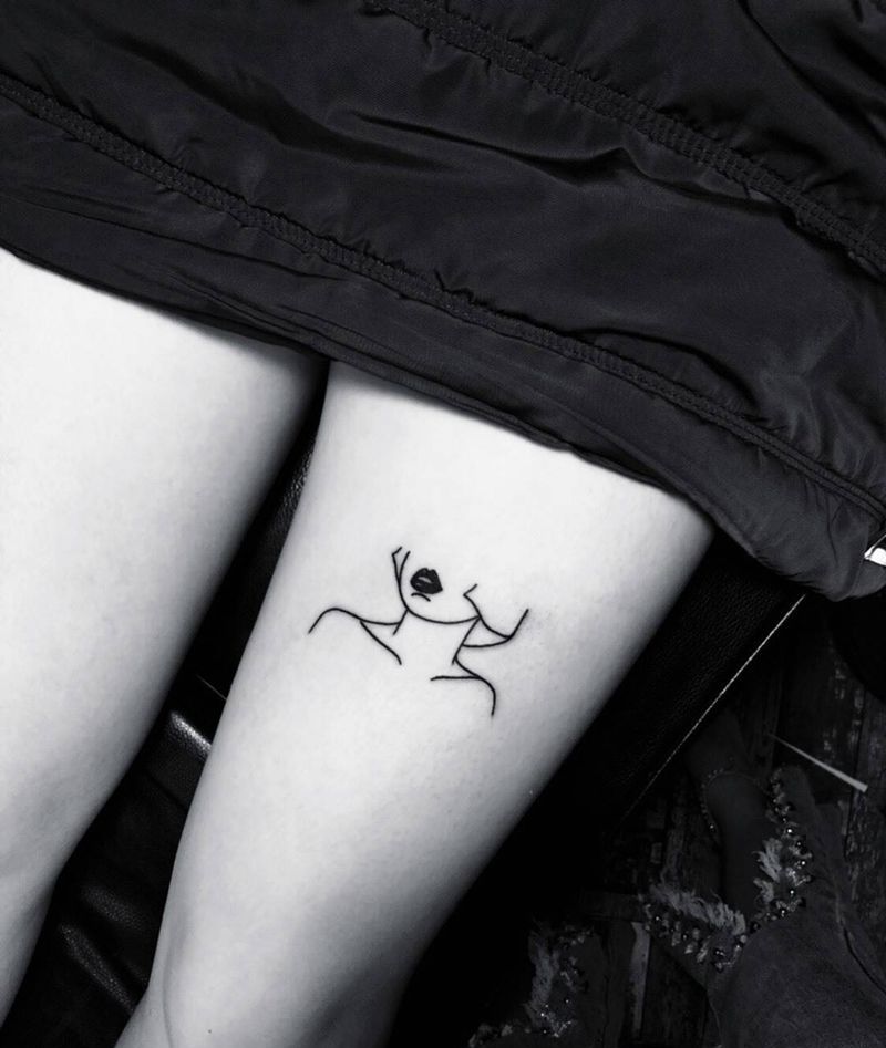 线条美女纹身图片