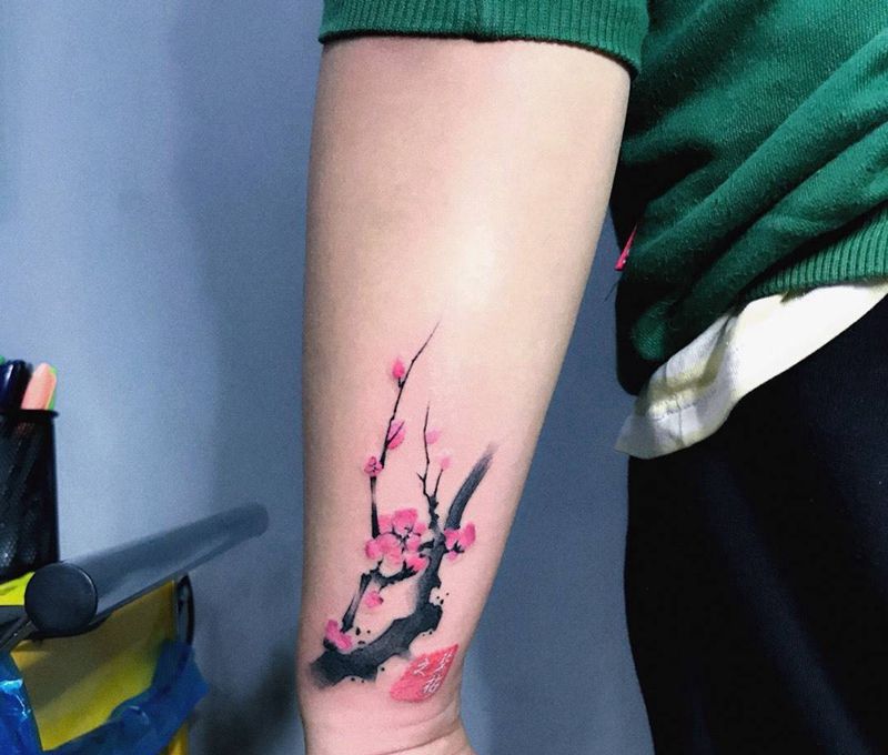 梅花纹身图片_成品手部清新传统纹身图案