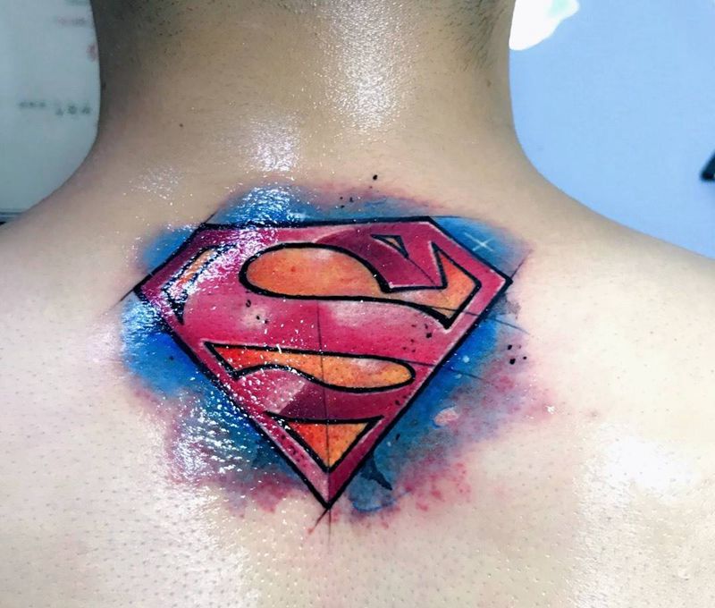 超人纹身图片_成品背部纹身图案